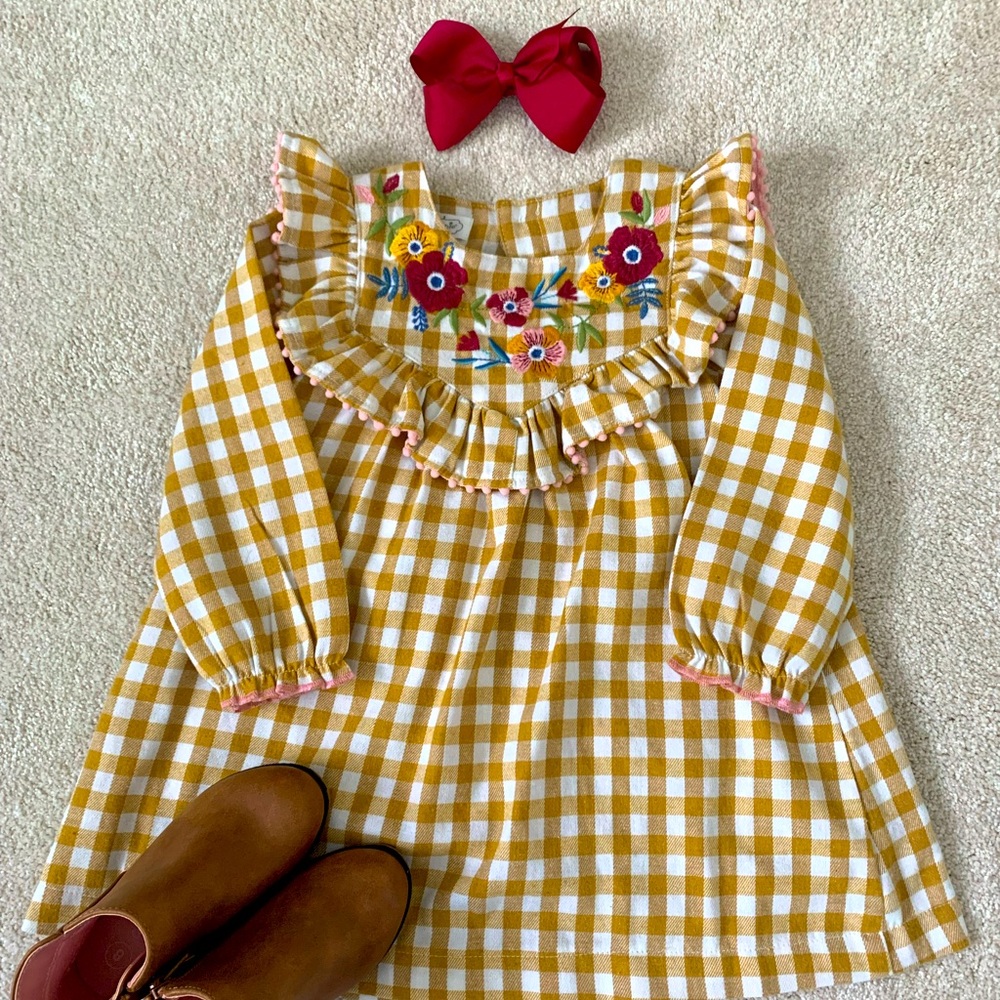 Beautiful Mud Pie Dress. Perfect for fall! 🍁🍂